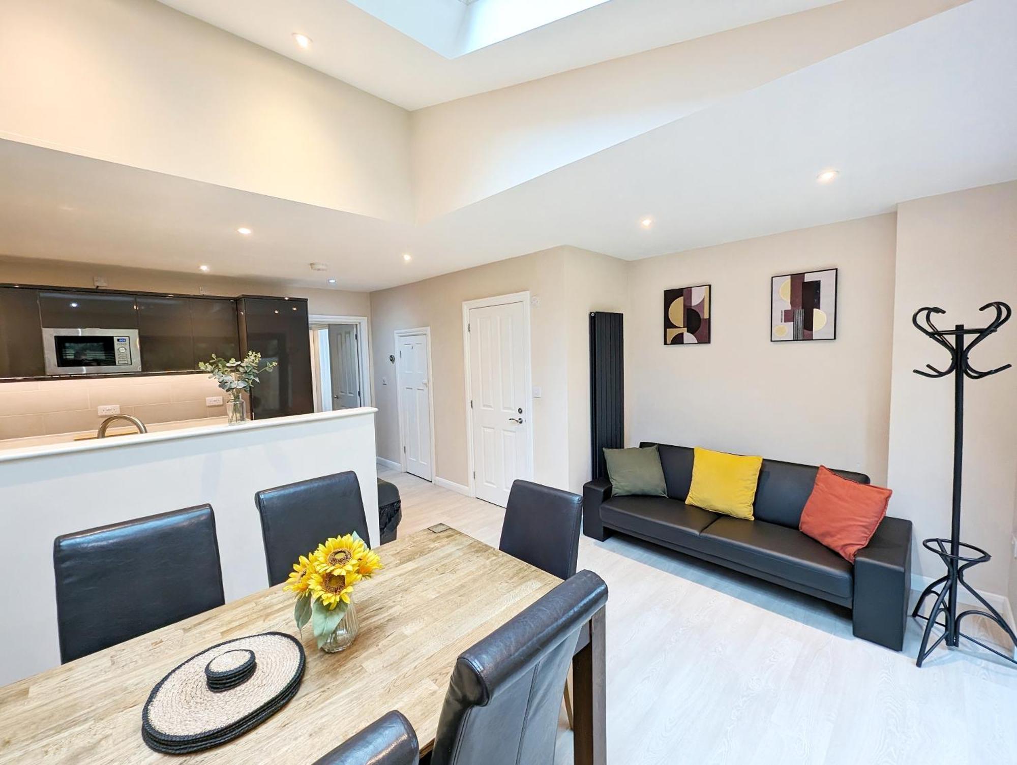 Central Cambridge, Charming 3-Bed House With Free Parking! Luaran gambar